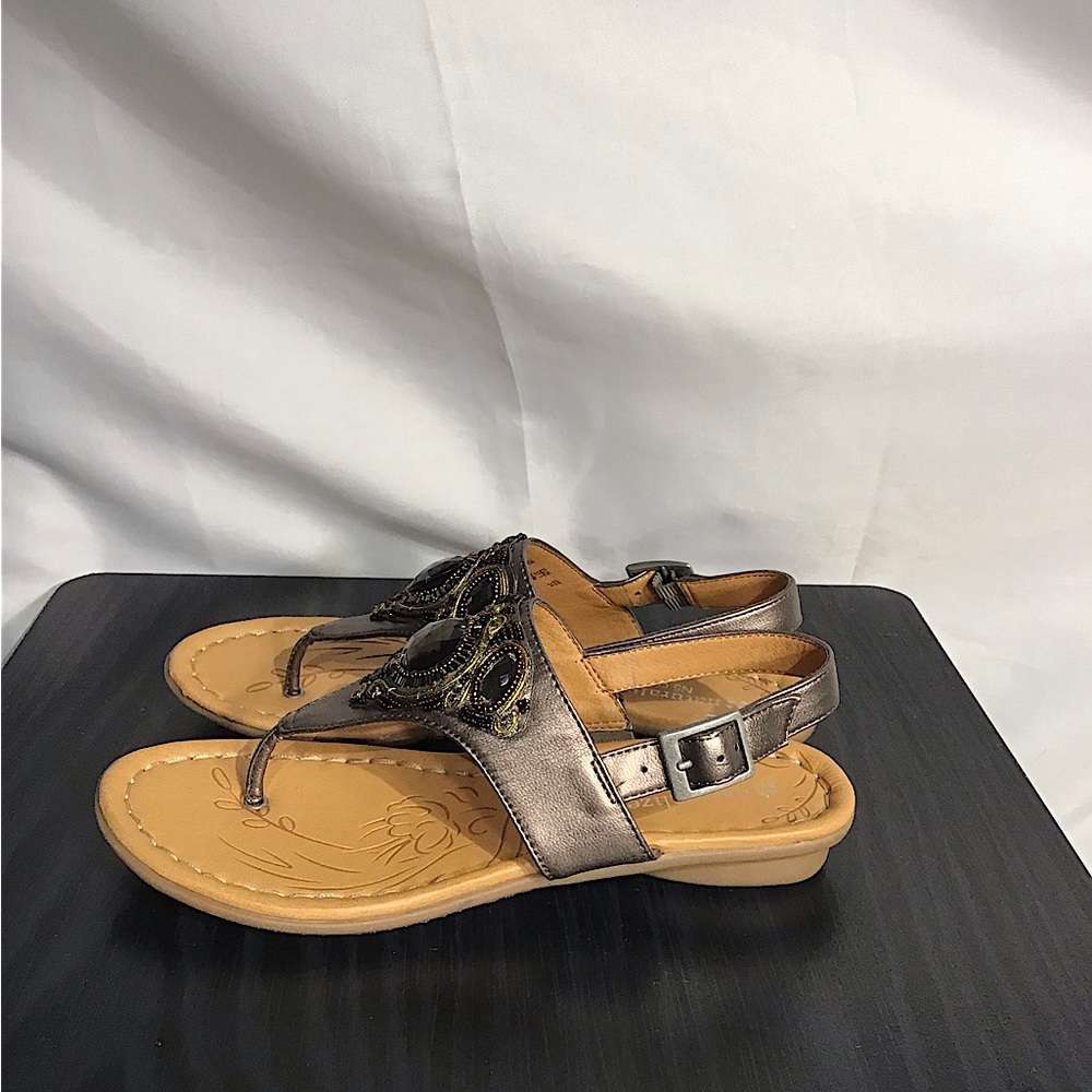 Naturalized Thong Sandal Size 7 New - Picture 1 of 6